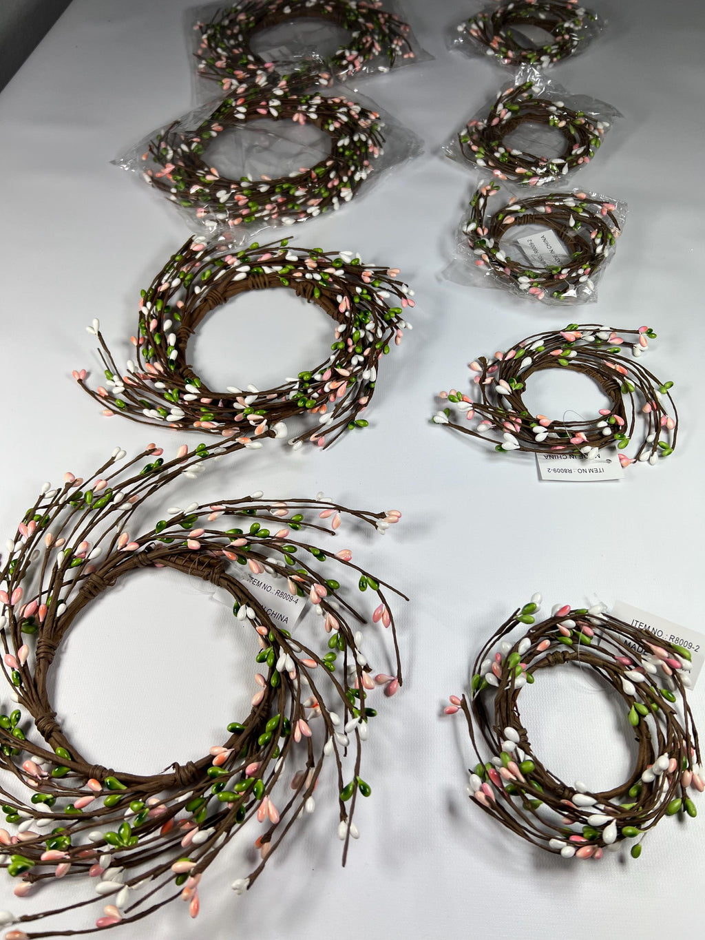 Easter Pip Berry Candle Ring: Spring Floral Decor (4.5")