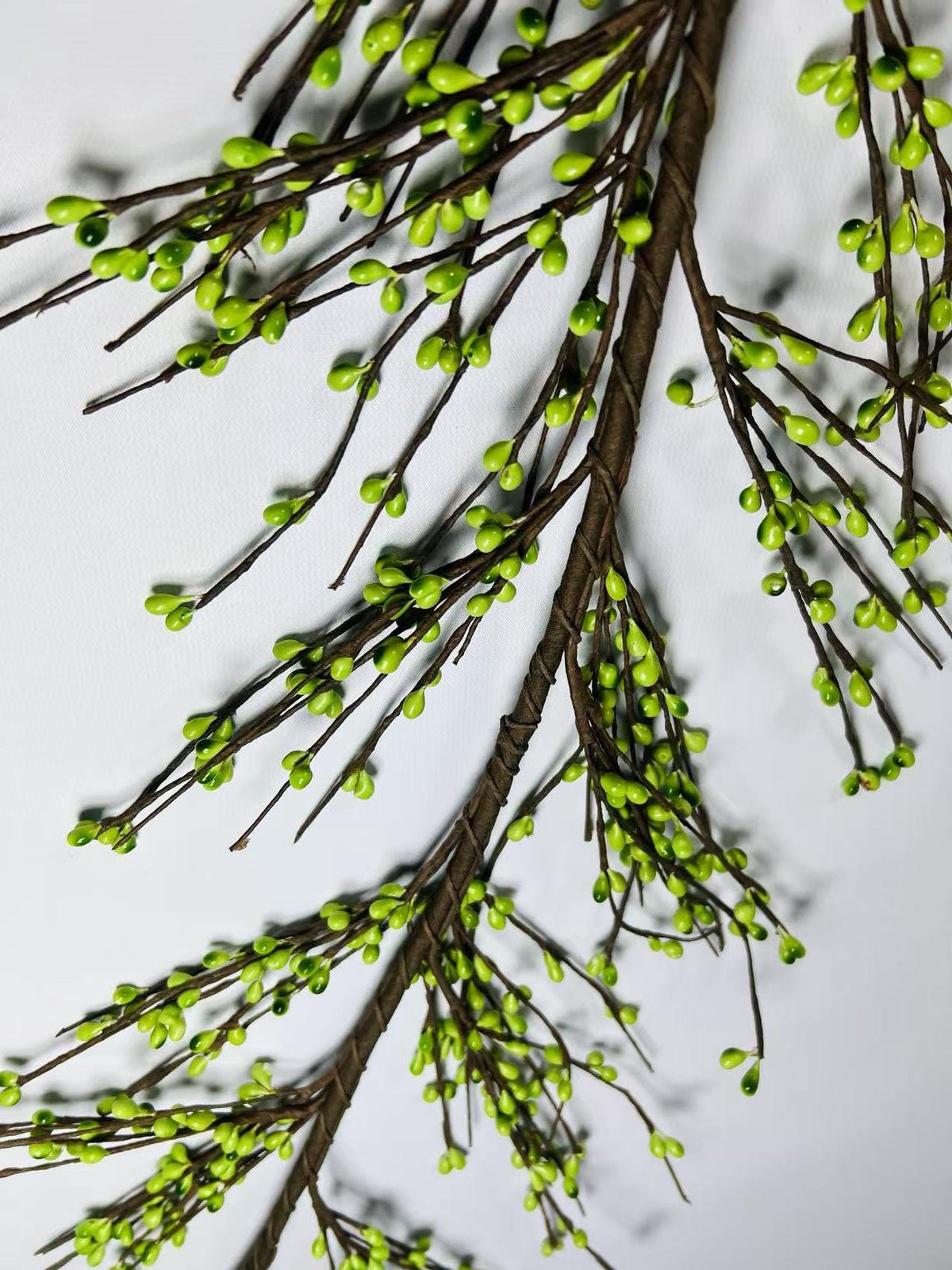 4.5ft Green Berry Garland – Artificial Twig Vine for Spring Wedding, Farmhouse or Table Decor