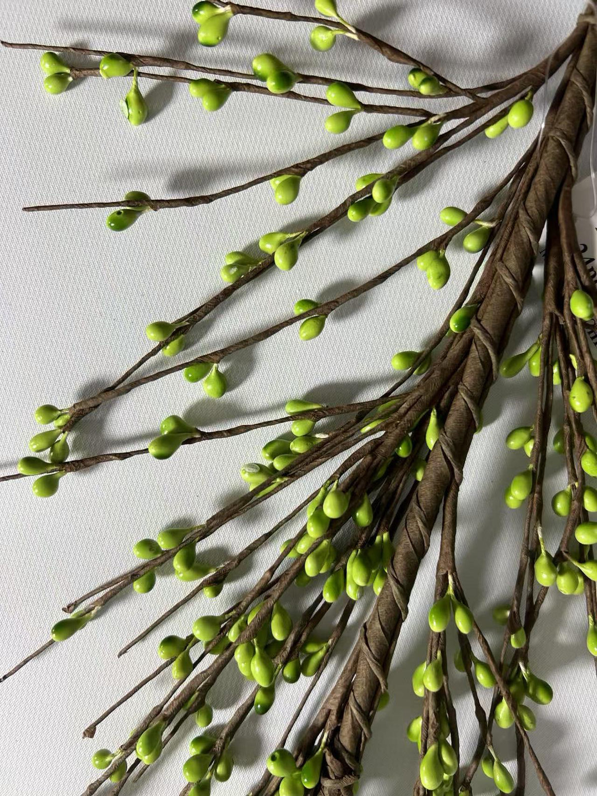 4.5ft Green Berry Garland – Artificial Twig Vine for Spring Wedding, Farmhouse or Table Decor