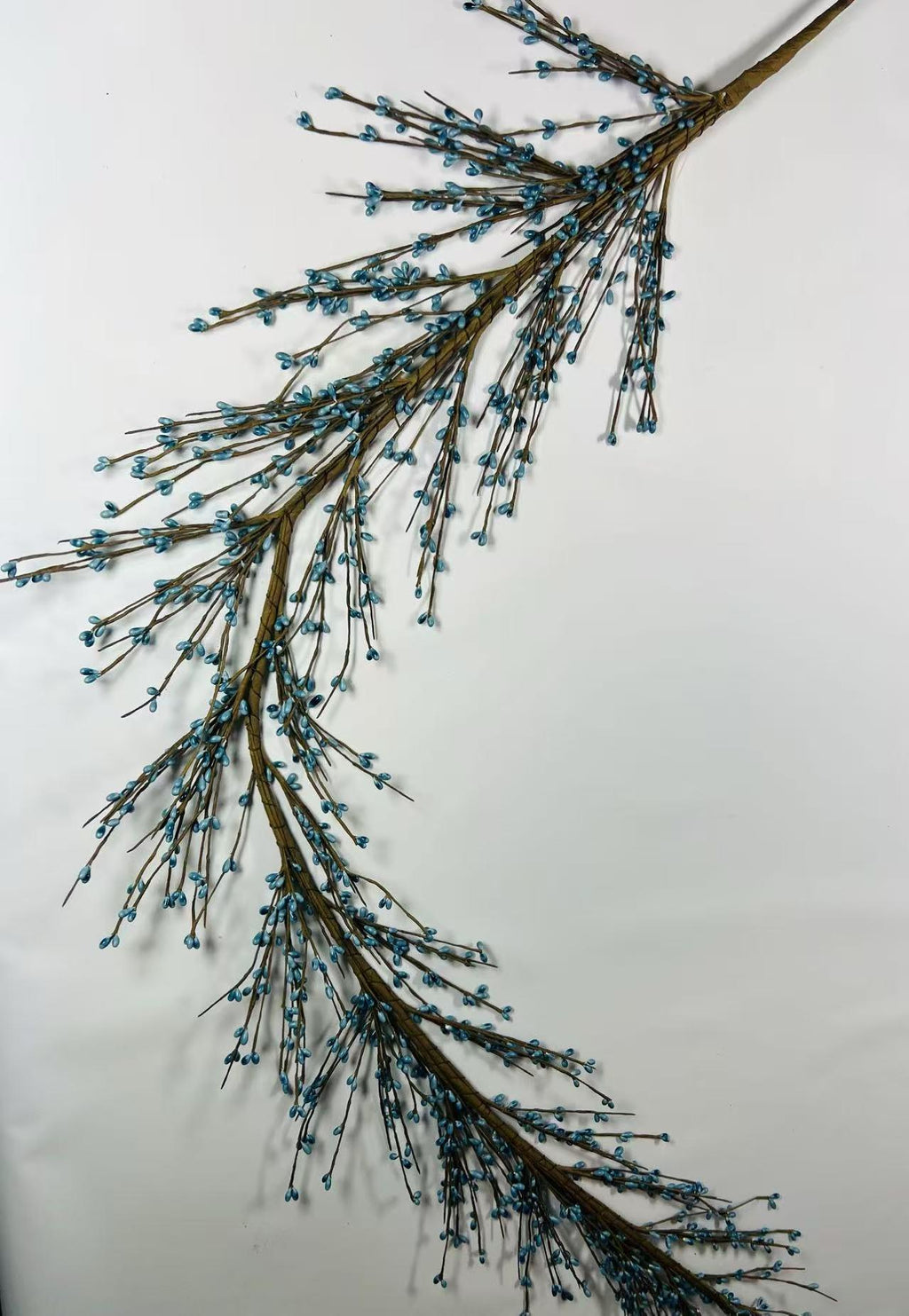 4.5 ft Light Blue Pip Berry Garland | Spring Farmhouse Decor | Rustic Country Wedding Decoration