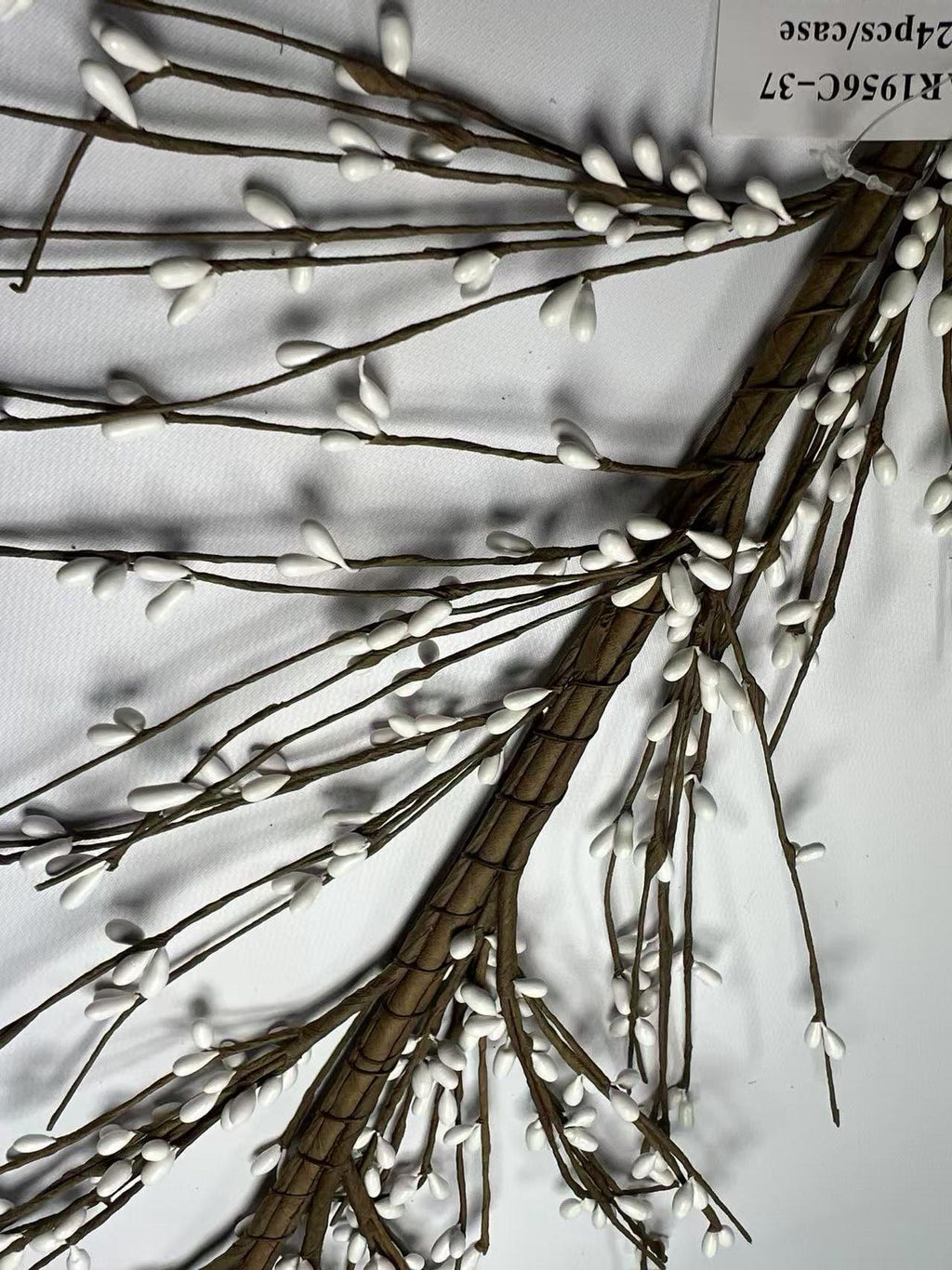 4.5ft Artificial White Berry Garland – Rustic Twig Vine for Farmhouse Mantel Wedding Decor