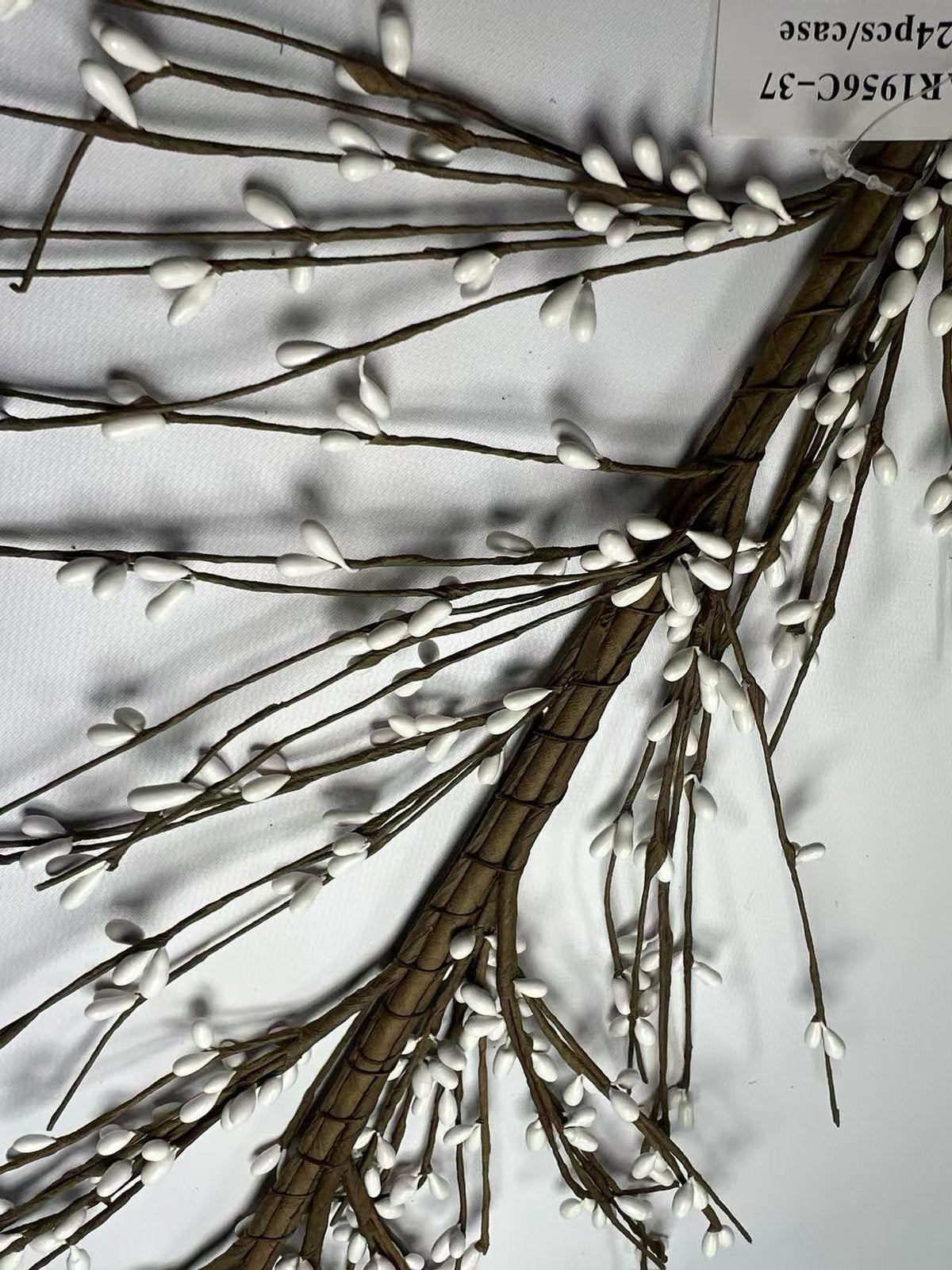 4.5ft Artificial White Berry Garland – Rustic Twig Vine for Farmhouse Mantel Wedding Decor