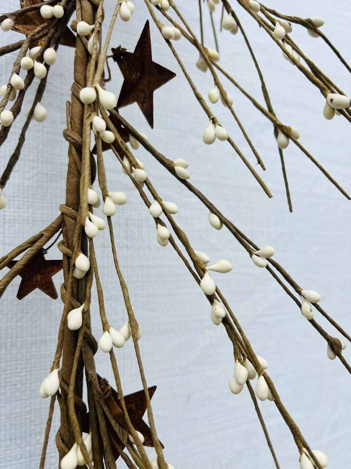 Cream Pip Berry Garland with Rusty Stars - Primitive Farmhouse Decor - Rustic Country Garland