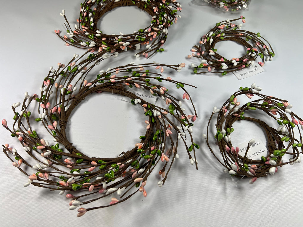 Easter Pip Berry Candle Ring: Spring Floral Decor (4.5")