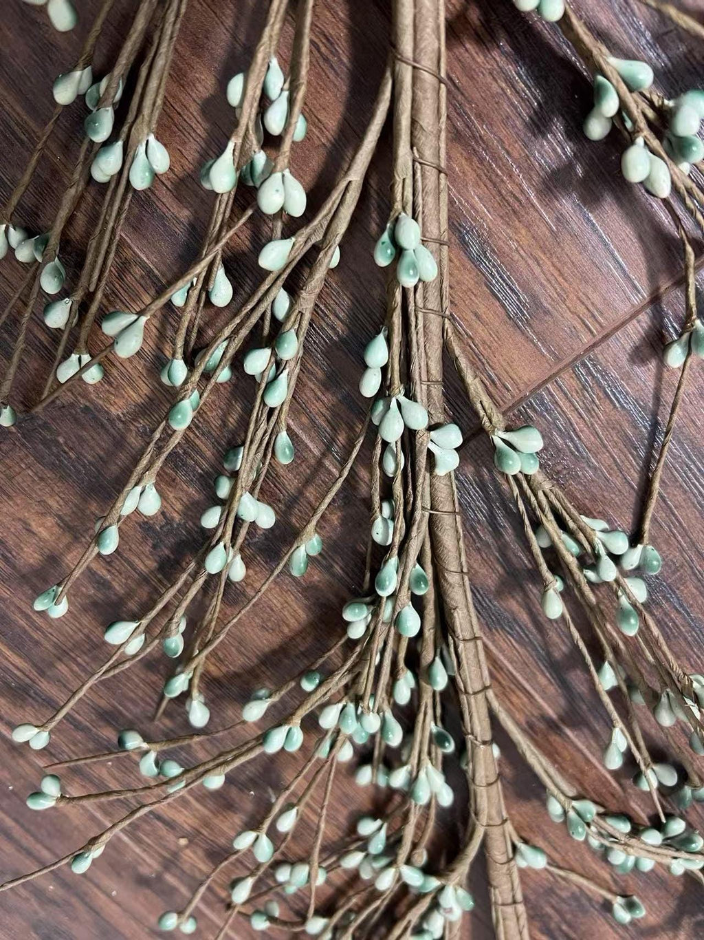 Sage Green Pip Berry Garland: Handmade Floral Decor (4.5 feet)