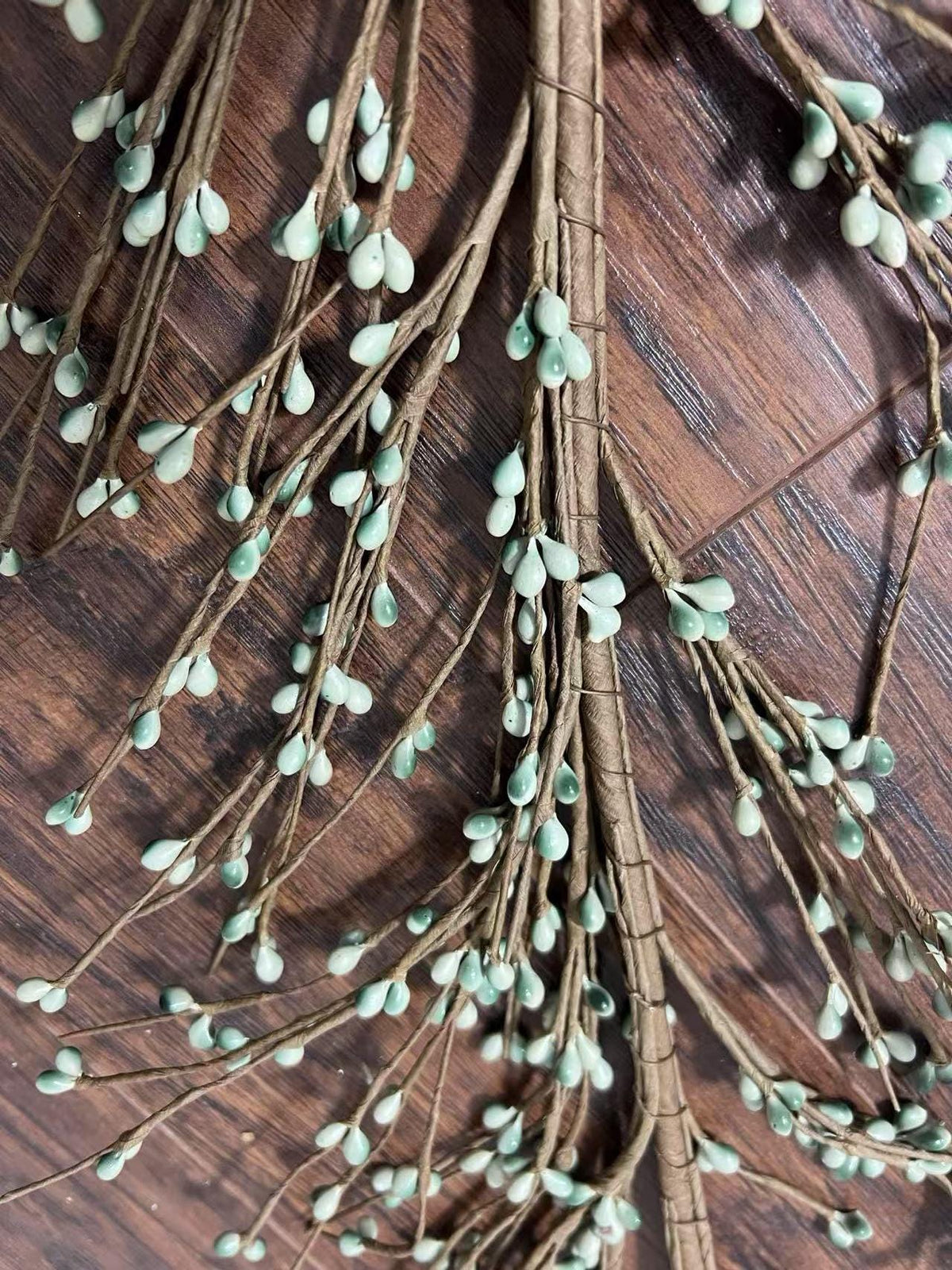 Sage Green Pip Berry Garland: Handmade Floral Decor (4.5 feet)