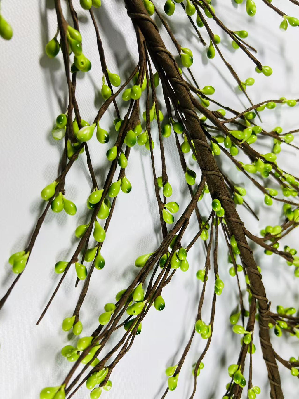 4.5ft Green Berry Garland – Artificial Twig Vine for Spring Wedding, Farmhouse or Table Decor