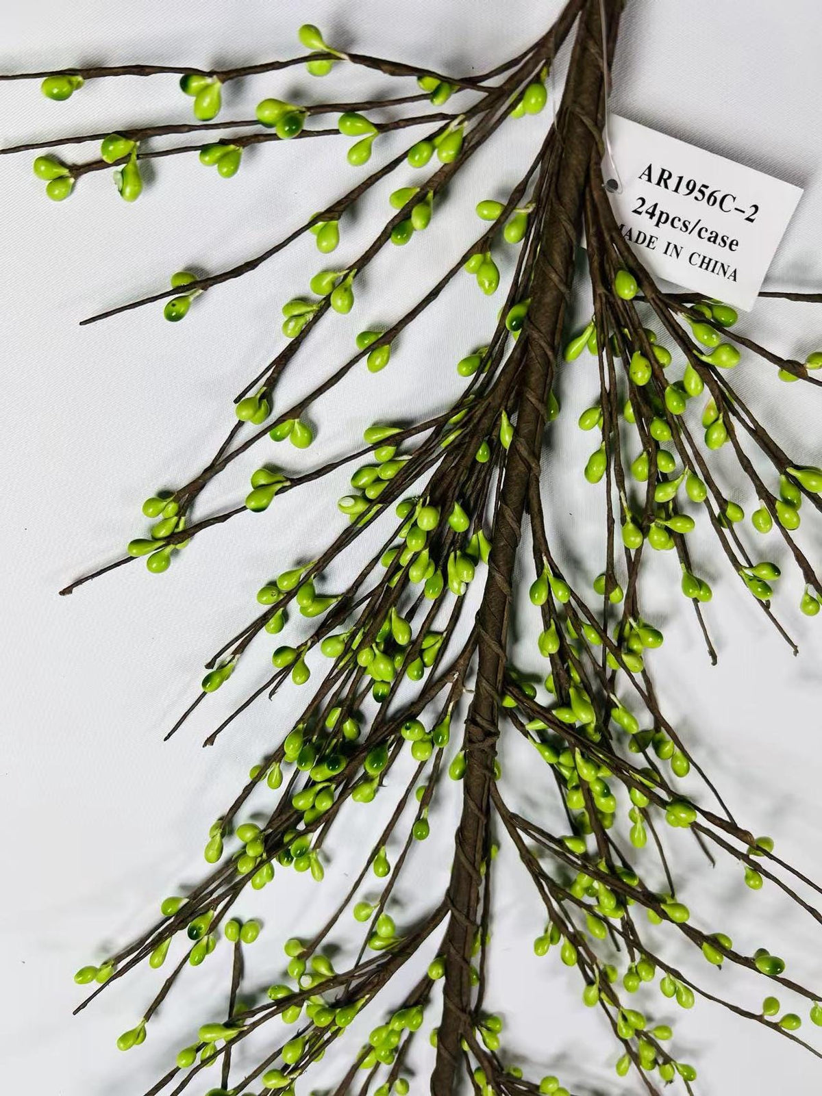 4.5ft Green Berry Garland – Artificial Twig Vine for Spring Wedding, Farmhouse or Table Decor