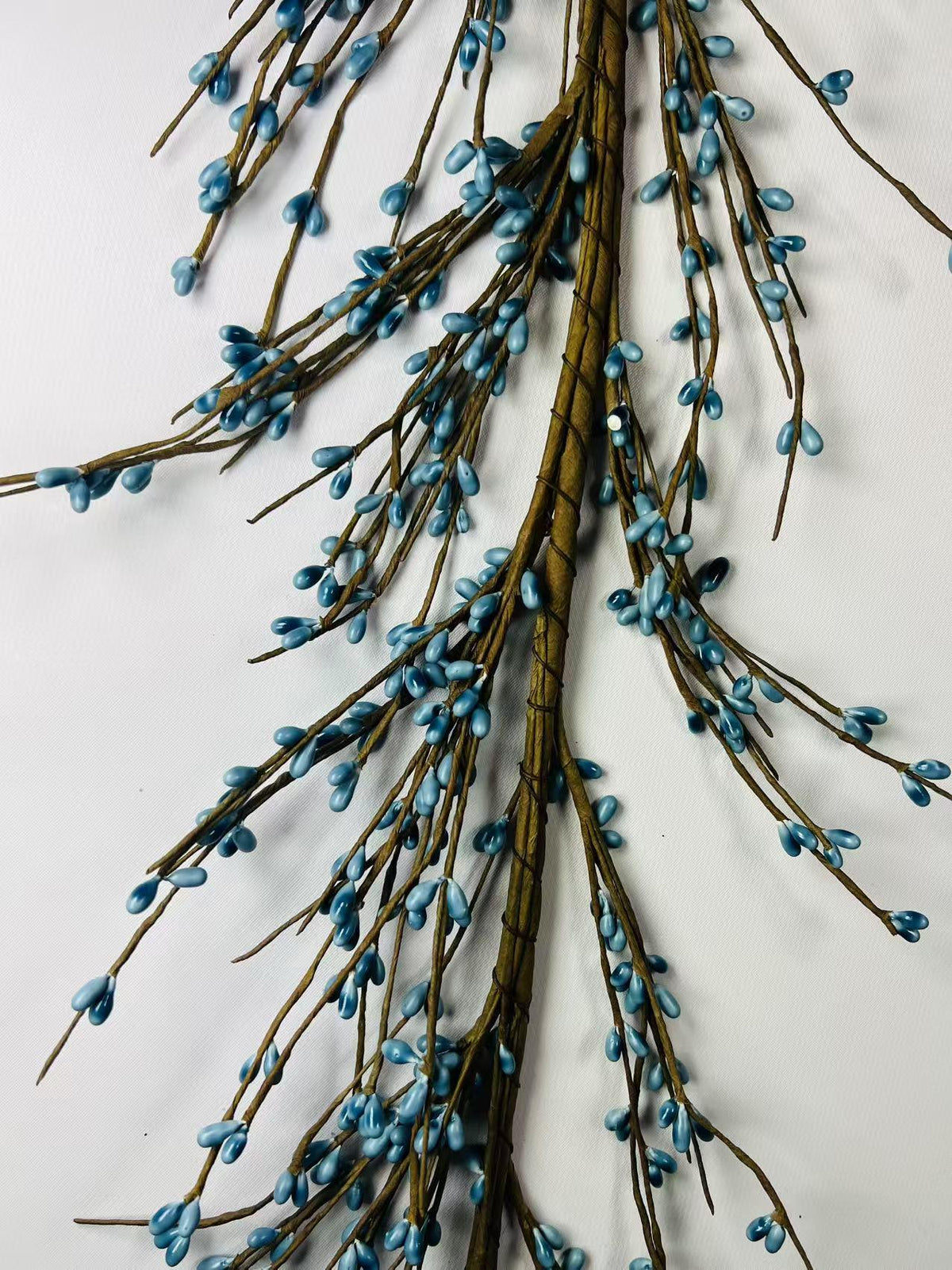 4.5 ft Light Blue Pip Berry Garland | Spring Farmhouse Decor | Rustic Country Wedding Decoration