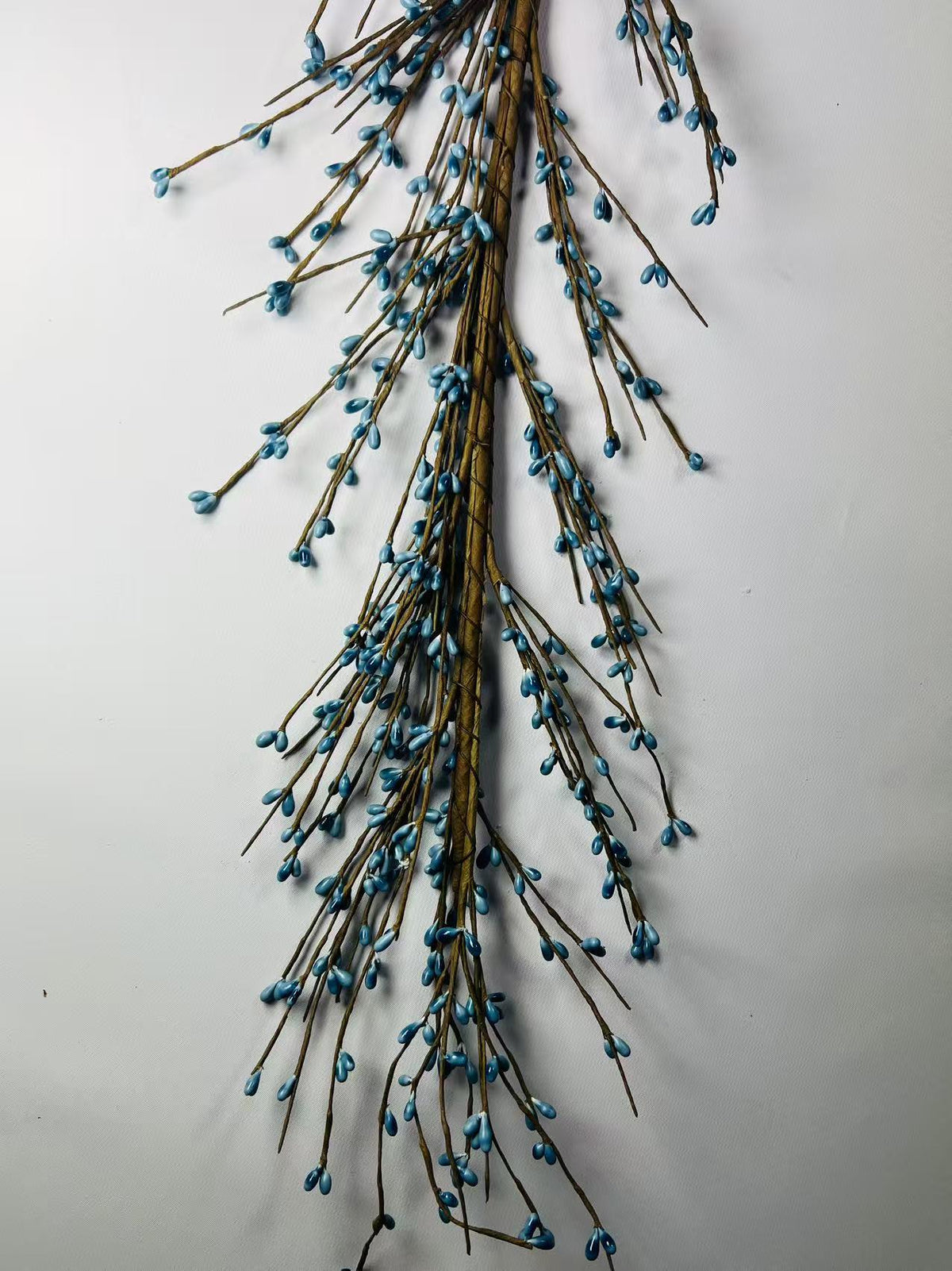4.5 ft Light Blue Pip Berry Garland | Spring Farmhouse Decor | Rustic Country Wedding Decoration