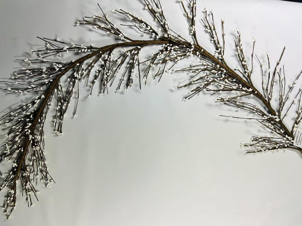 4.5ft Artificial White Berry Garland – Rustic Twig Vine for Farmhouse Mantel Wedding Decor