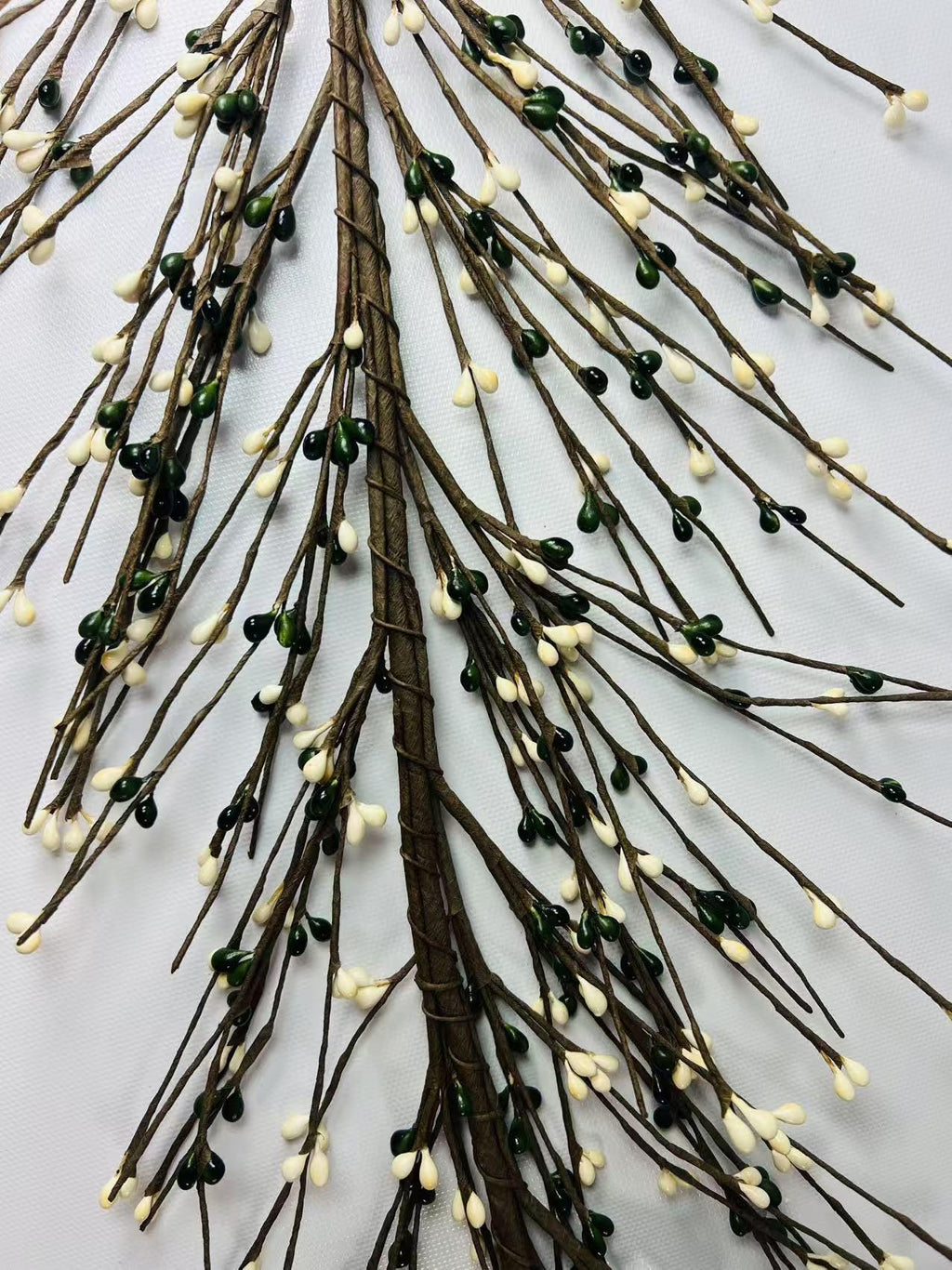 Hunter Green and Cream Pip Berry Garland 4.5ft | Rustic Farmhouse Decor | Primitive Mantel Garland