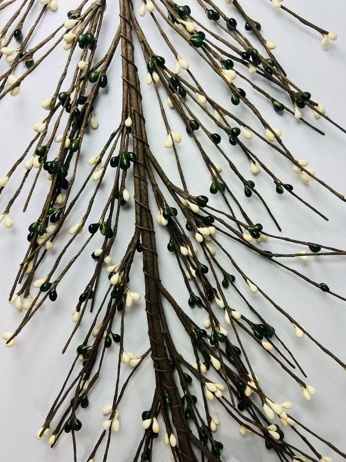 Hunter Green and Cream Pip Berry Garland 4.5ft | Rustic Farmhouse Decor | Primitive Mantel Garland