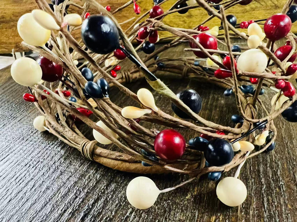 Patriotic Pip Berry Candle Ring: Americana Farmhouse Wreath, 4.5 Inch
