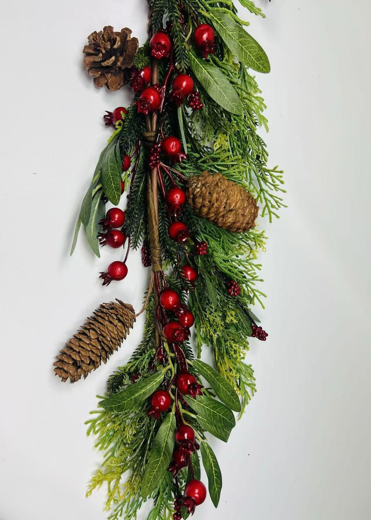 60’’ Christmas Garland with Pinecones and Red Berries, Artificial Winter Greenery Mantel Decor