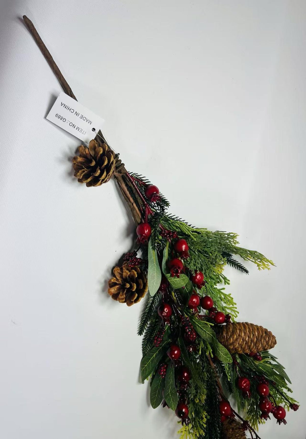 60’’ Christmas Garland with Pinecones and Red Berries, Artificial Winter Greenery Mantel Decor