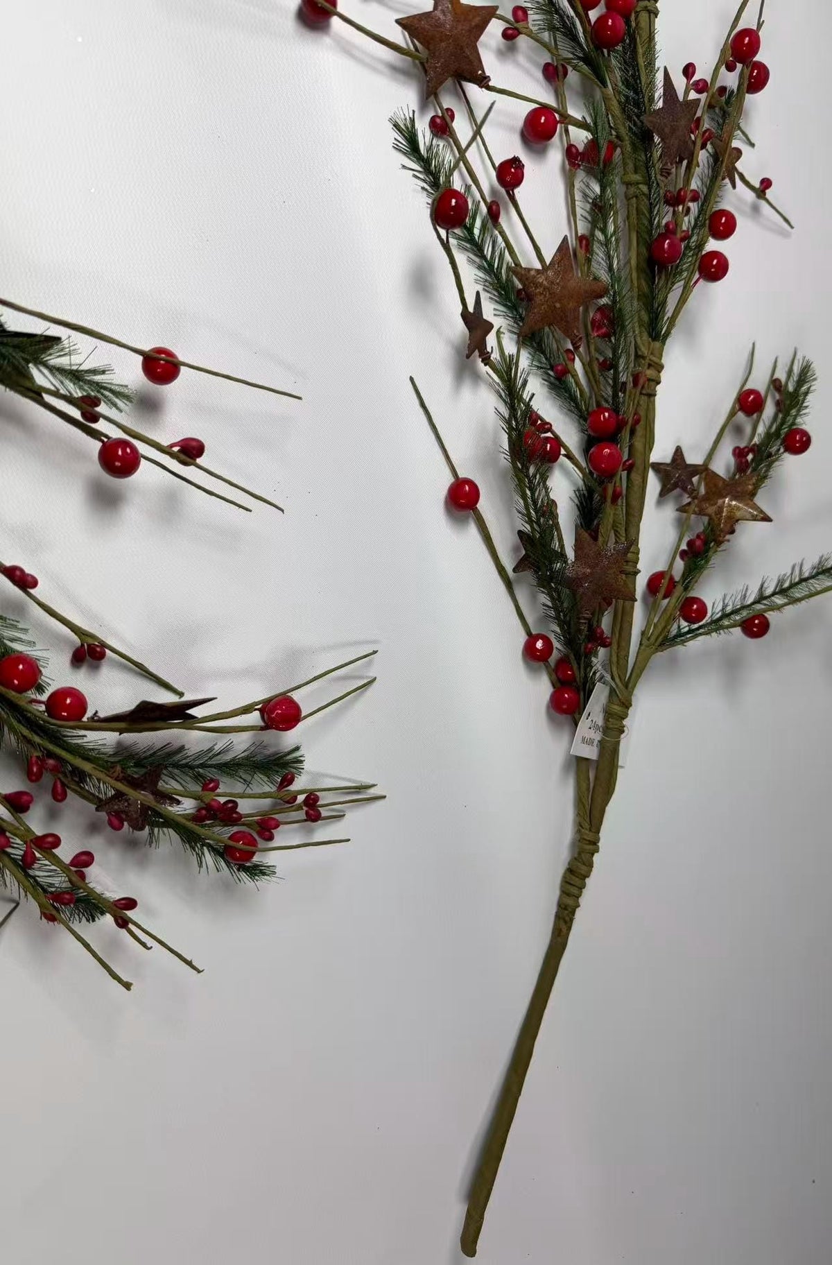 55 Inch Rustic Christmas Garland with Red Berries, Pine Greenery & Metal Stars Farmhouse Decor